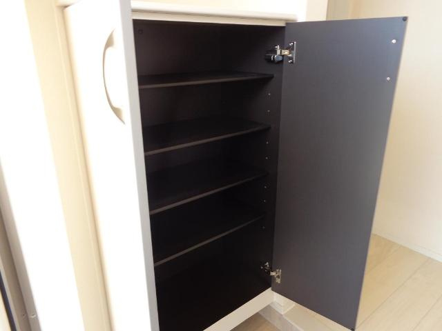 ベル　ウッドⅢの玄関|下足箱