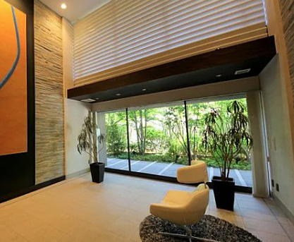 パークアクシスうつぼ公園のロビー