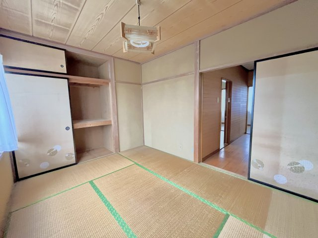 売中古戸建　中央区曳馬一丁目の和室|押し入れもございます！
