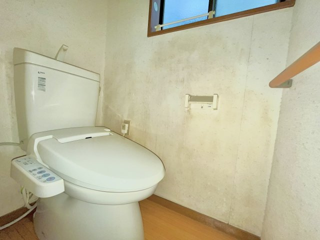 売中古戸建　中央区曳馬一丁目のトイレ|リフォームも一緒にご案内可能です♪