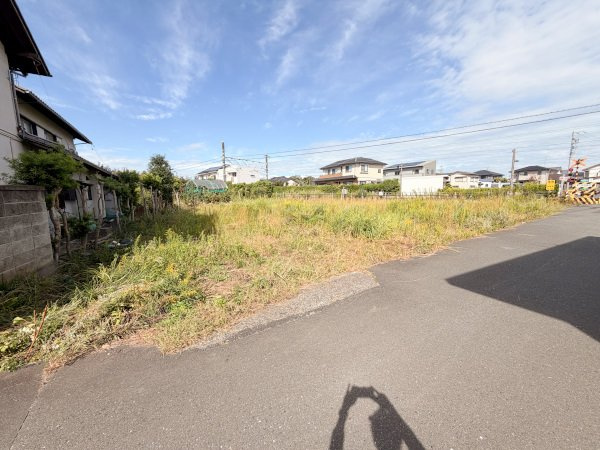 西貝塚貸店舗の駐車場