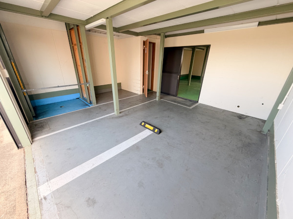 西貝塚貸店舗の内装