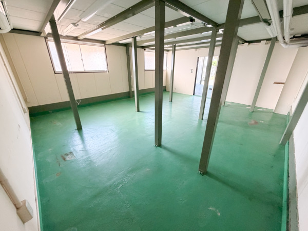 西貝塚貸店舗の内装