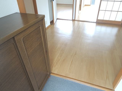 【玄関】 | エルディム・グリーンＹ | 収納もある玄関です