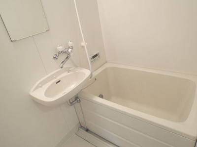 【浴室】 | エルディム・グリーンＹ | コンパクトで使いやすいお風呂です