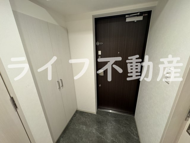 VITA荒本の玄関|収納もある玄関です