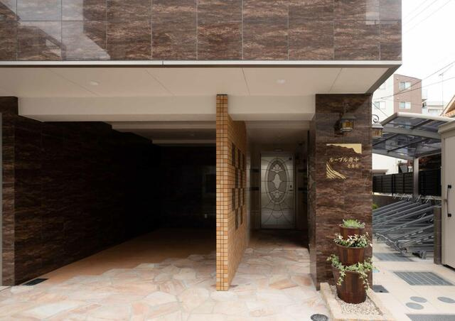 ルーブル府中壱番館のエントランス