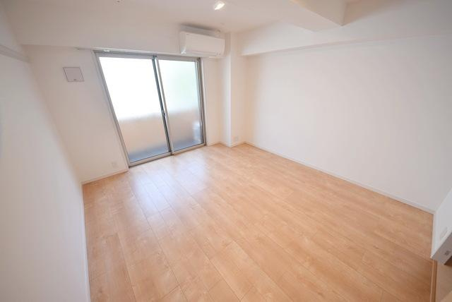 ルーブル府中壱番館の居間・リビング