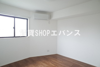 【居間・リビング】 | クオーレ宮本 | ゆったり過ごせる居間です