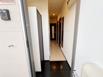 【玄関】 | レオネクスト彰 | 収納もある玄関です