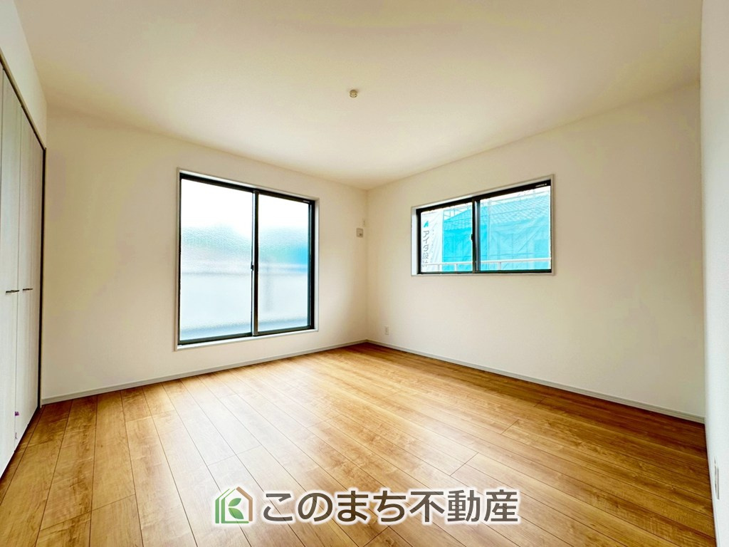 いろどりアイタウン宇都宮市野沢町23-P1　10号棟の洋室|陽光がふんだんに降り注ぐお部屋です。陽だまりの空間で、プライベートなお家時間も快適にお過ごしいただけます♪

