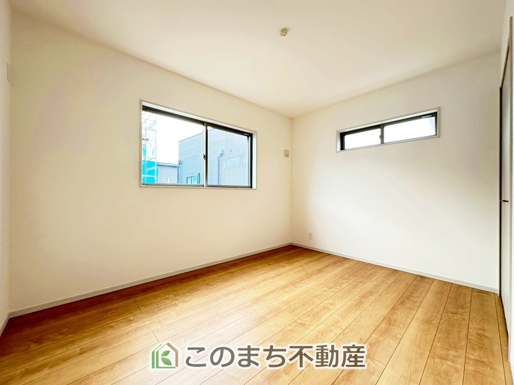 いろどりアイタウン宇都宮市野沢町23-P1　10号棟の洋室|居室のサッシにはペアガラスを採用しております。高い断熱性による省エネと結露対策に有効です。
