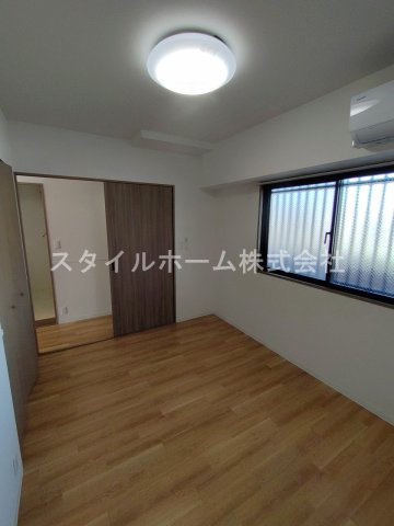 アビタシオン国府の洋室|同建物内別部屋の写真です。