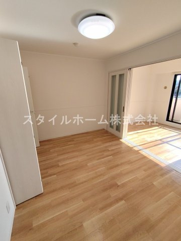 アビタシオン国府の内装|同建物内別部屋の写真です。