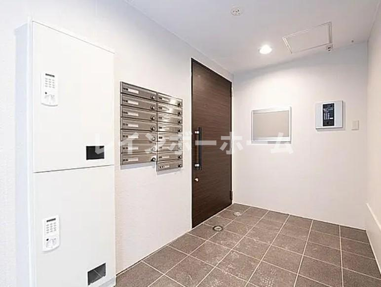 レピュア南千住レジデンスのエントランス