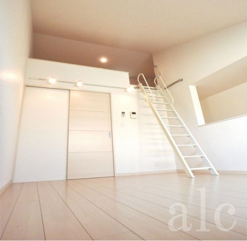 杉並区阿佐谷北４丁目のアパートの居間・リビング|ゆったりとしたリビングです