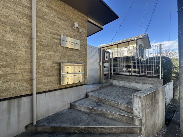 川崎市麻生区金程１丁目のアパートの駐車場