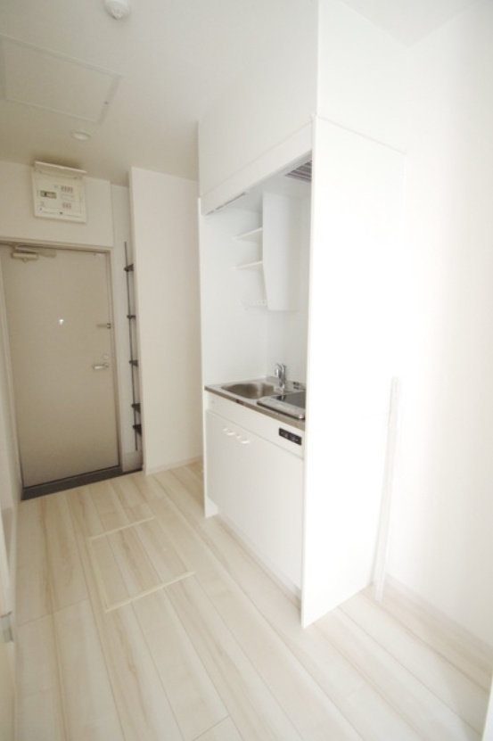 川崎市麻生区金程１丁目のアパートの居間・リビング