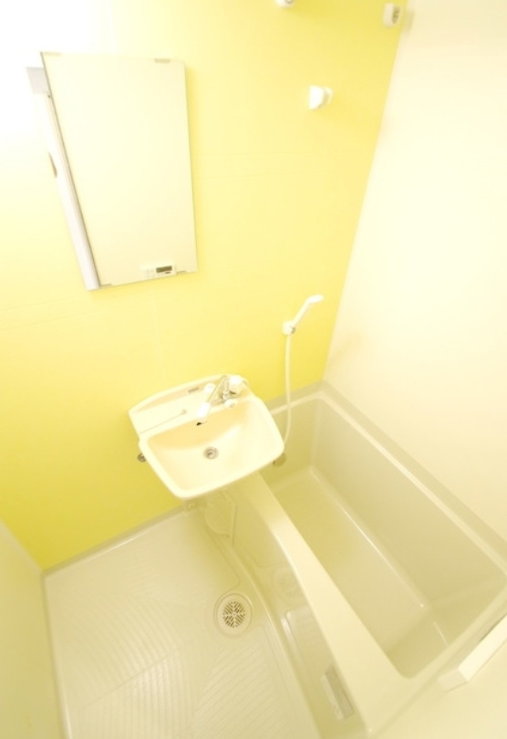 川崎市麻生区金程１丁目のアパートの浴室