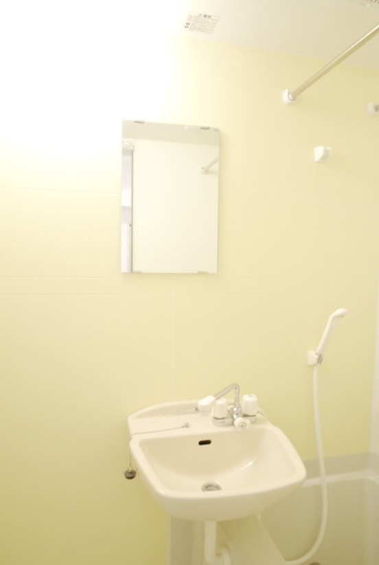 川崎市麻生区金程１丁目のアパートの洗面所