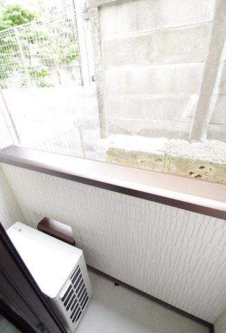 川崎市麻生区金程１丁目のアパートのバルコニー