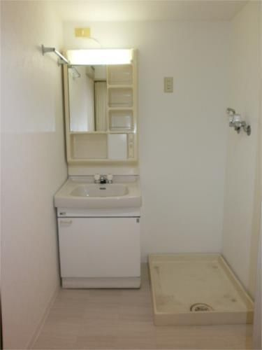 スリースター泉尾の独立洗面台