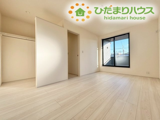 深谷市田所町第2　新築一戸建て　リーブルガーデン　02の内装|風通しが良く明るい空間が広がります！
クローゼットも完備されているため、お部屋を最大限広く使うことができます！