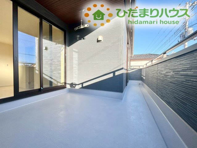 深谷市田所町第2　新築一戸建て　リーブルガーデン　02のバルコニー|奥行きがあり、お洗濯物をたくさん干せるワイドなインナーバルコニー！
南側に面しているため日当たりも良し！ちょっとした気分転換にも最適です！