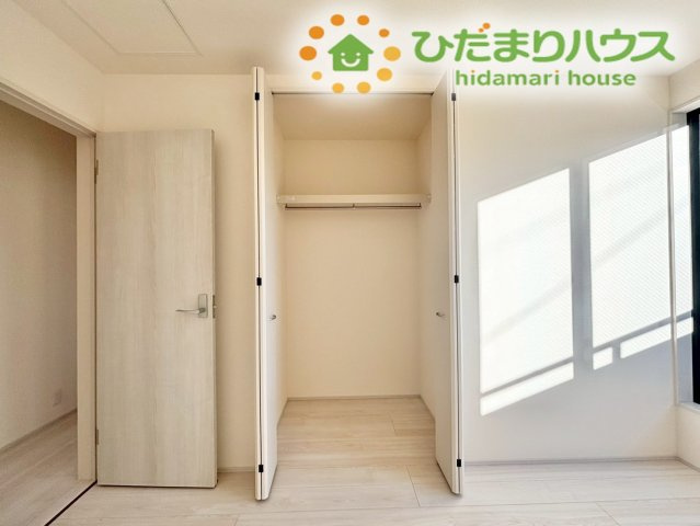 深谷市田所町第2　新築一戸建て　リーブルガーデン　02の収納|各所に設けられた収納スペースは、掃除用具や日用品の予備を置くのにとても便利です！
生活動線上に収納があることで、片付けも自然と捗ります！