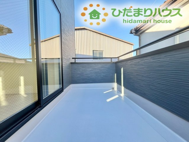 深谷市田所町第2　新築一戸建て　リーブルガーデン　02のバルコニー|用途に合わせた使い分けが可能な二面バルコニー！
椅子を置いて、夜風にあたりながらのんびり過ごすのも素敵ですね♪