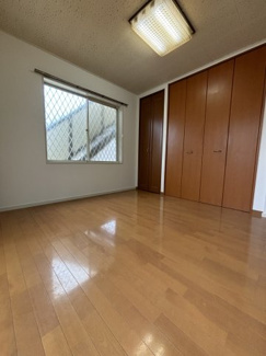 【洋室】 | サン佳苑