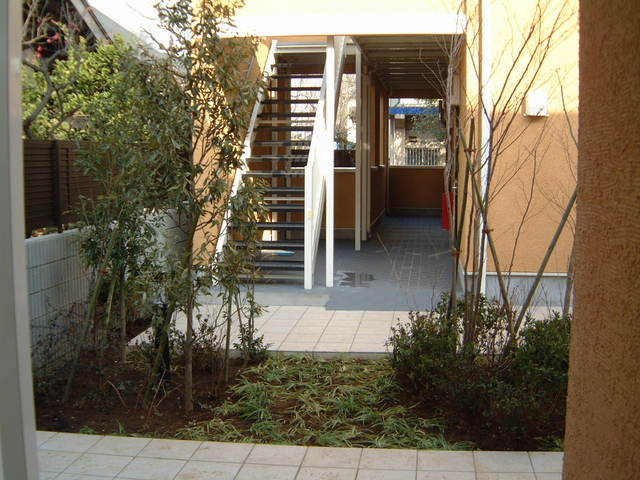 アルブル府中のエントランス