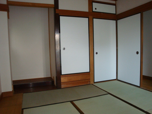 雲雀丘3丁目貸家の和室