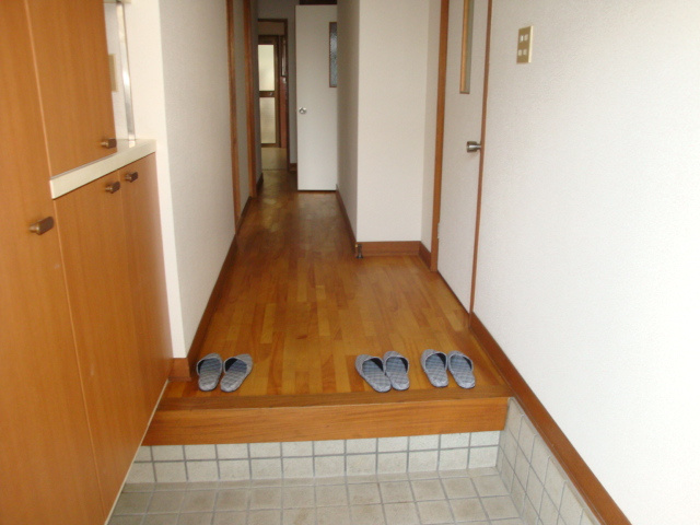 雲雀丘3丁目貸家の玄関