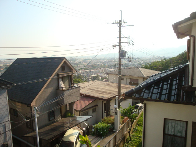 雲雀丘3丁目貸家の展望