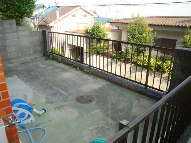 雲雀丘3丁目貸家の庭