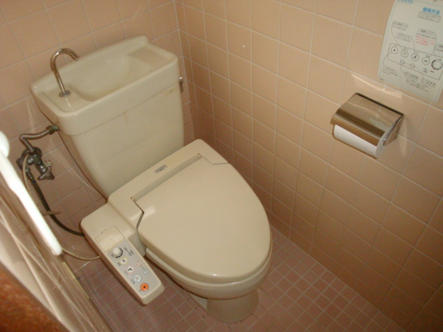 雲雀丘3丁目貸家のトイレ