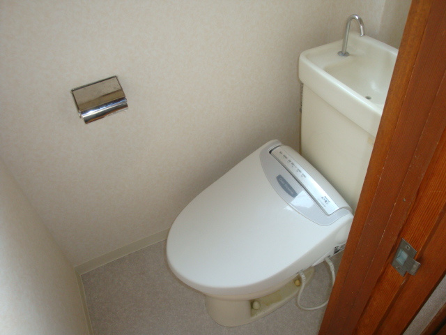 雲雀丘3丁目貸家のトイレ