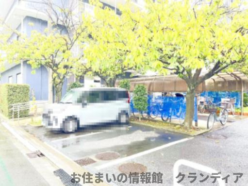 ネオコーポ第2お花茶屋の駐車場