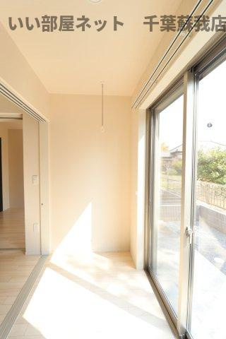 （仮称）市原市市原新築アパートのバルコニー|花粉やPM2.5が洗濯物に着かないインナーバルコニー！