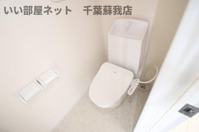 （仮称）市原市市原新築アパートのトイレ|ゆったりとした空間のトイレです