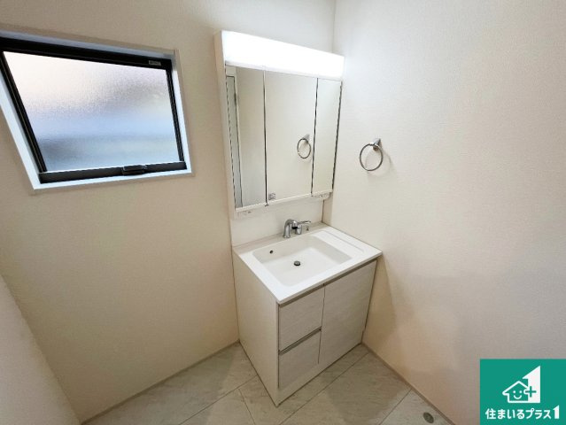 姫路市大津区西土井　新築一戸建ての外観|周辺は落ち着いた街並みの住宅地！子育てがしやすい住環境です！まだ未完成ですが、現地でしかわからない事もございます。是非一度ご覧ください。