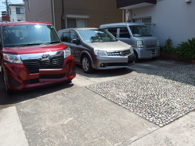 グリーンヒル六名の駐車場