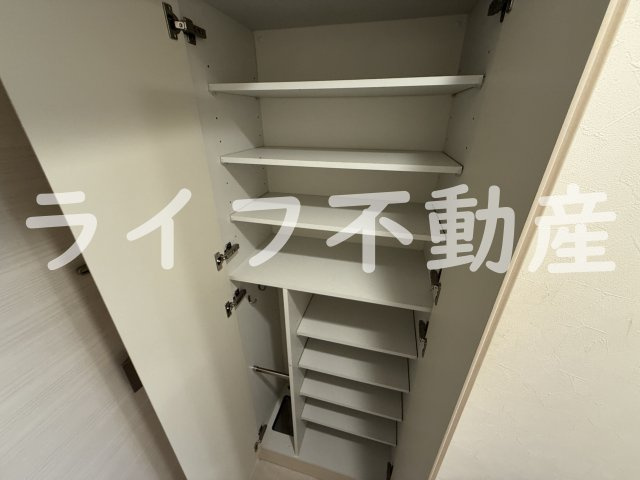 JPレジデンス大阪城東Ⅳの収納|こまごまとしたものを収納できそうですね