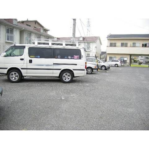 すぎたハイツの駐車場