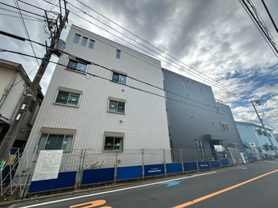 【外観】 | 【新築】Nalu Avion/ナル・アヴィオン | ※施工中※2026年1月完成！ワンちゃん・ネコちゃんと一緒に暮らせる4階建て新築マンション！3駅2沿線利用可能で通勤通学・お買物にも便利な立地です☆