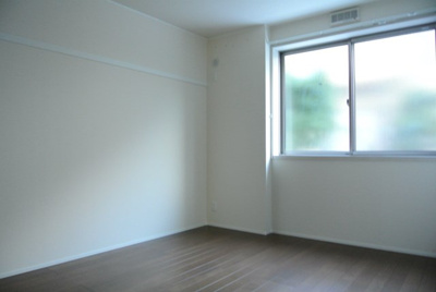 【洋室】 | 【新築】Nalu avion/ナル・アヴィオン | ※参考写真※南西向き洋室6.6帖☆クローゼットがあります♪お洋服がスッキリ収納できて、整理しやすくなりますね☆