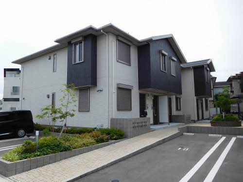 シャンティ夢前の駐車場