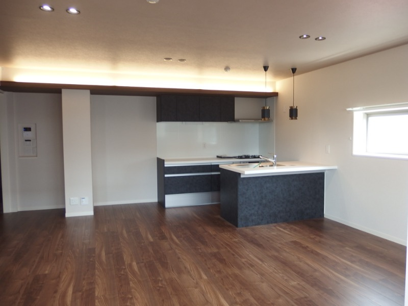 ケントスクエア八番館の居間・リビング