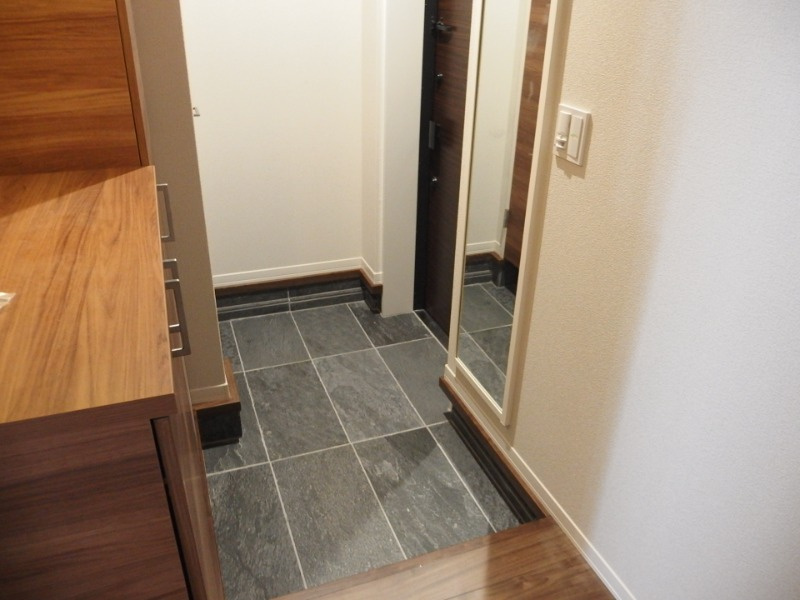 ケントスクエア八番館の玄関